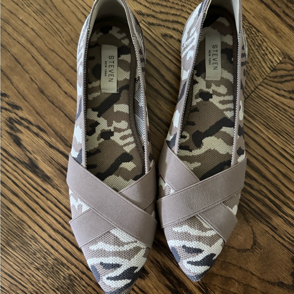 Steven By Steve Madden Taupe & Olive Camouflage Pointed Flats